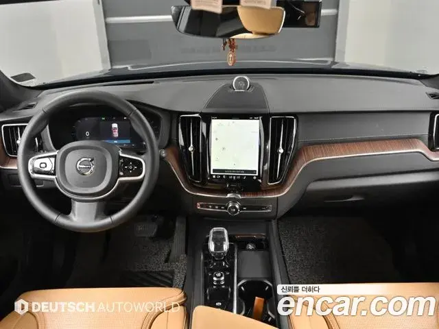 Volvo XC60 2022 — Фото 10/20