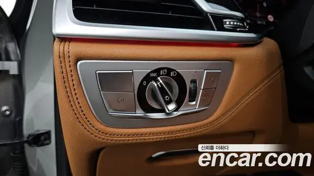 BMW 7 Series 2021 — Фото 19/20