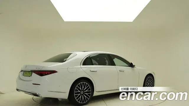 Mercedes-Benz S-Class 2025 — Фото 1/18