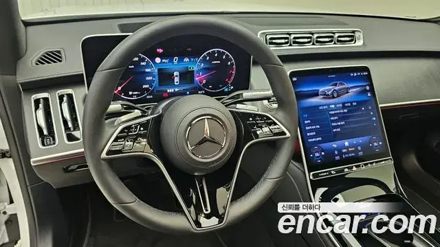 Mercedes-Benz S-Class 2025 — Фото 12/18