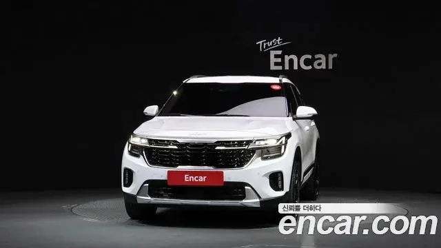 Kia Seltos 2023 — Şəkil 8/30