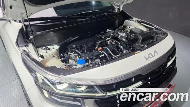Kia Seltos 2023 — Şəkil 21/30