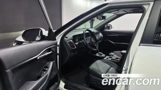 Kia Seltos 2023 — Şəkil 24/30