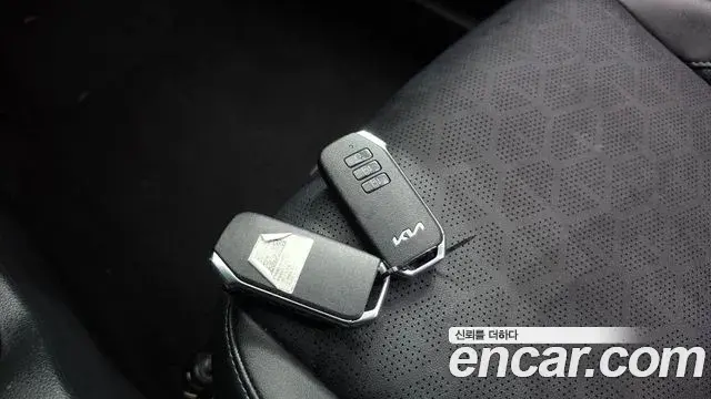 Kia Seltos 2023 — Şəkil 29/30