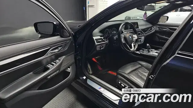 BMW 7 Series 2018 — Фото 10/20
