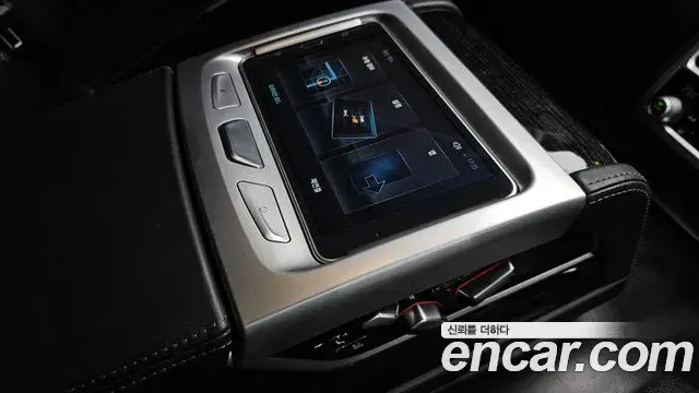 BMW 7 Series 2018 — Фото 17/20