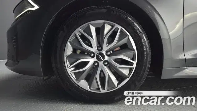 Kia K5 2022 — ფოტო 10/34