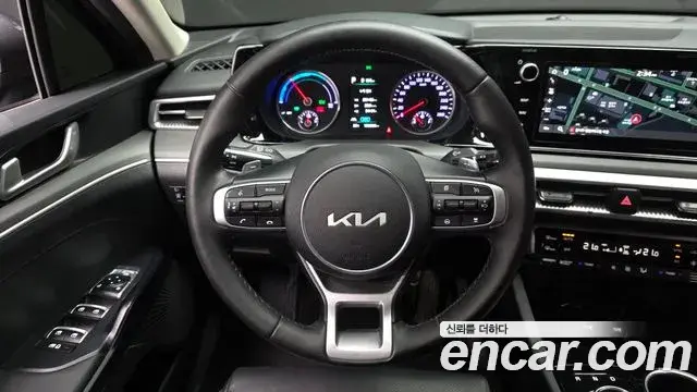 Kia K5 2022 — ფოტო 23/34
