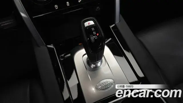 Land Rover Discovery Sport 2022 — Фото 9/20