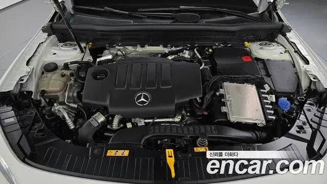 Mercedes-Benz GLB-Class 2021 — Фото 6/20
