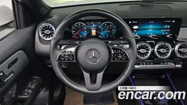 Mercedes-Benz GLB-Class 2021 — Фото 15/20