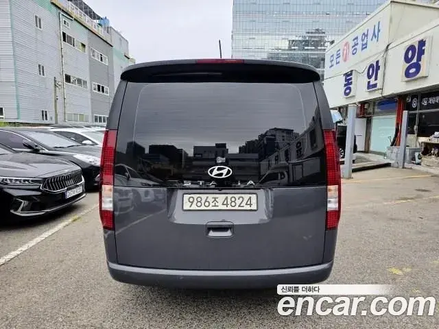 Hyundai Staria 2024 — ფოტო 14/20