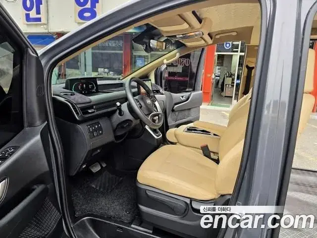 Hyundai Staria 2024 — ფოტო 15/20