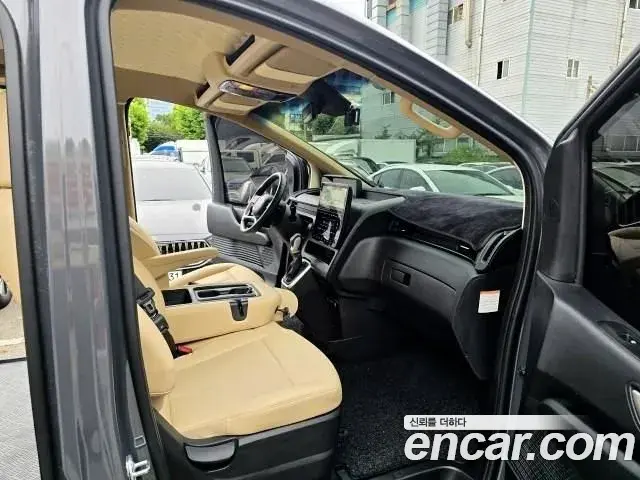 Hyundai Staria 2024 — ფოტო 20/20