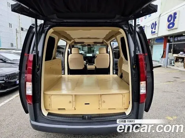 Hyundai Staria 2024 — ფოტო 7/20