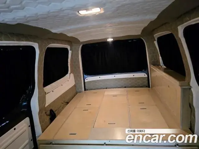 Hyundai Staria 2024 — ფოტო 18/20