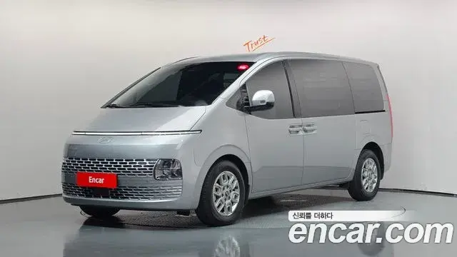 Hyundai Staria 2025 — Фото 1/20