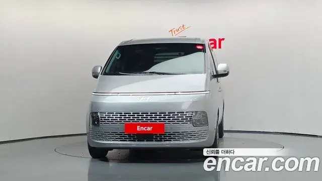 Hyundai Staria 2025 — Фото 3/20