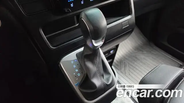 Hyundai Staria 2025 — Фото 9/20