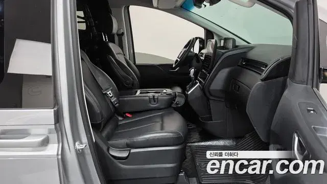 Hyundai Staria 2025 — Фото 11/20