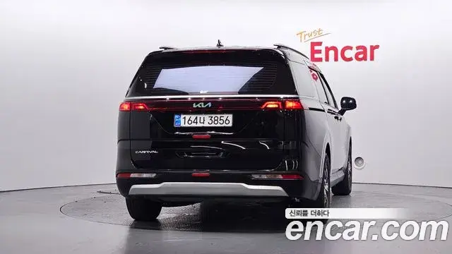 Kia Carnival 2021 — Фото 4/20