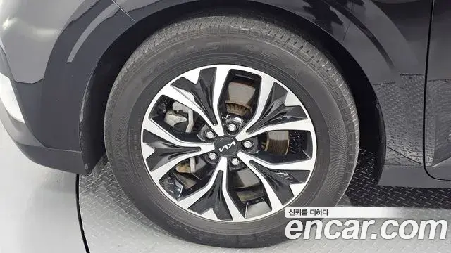 Kia Carnival 2021 — Фото 5/20