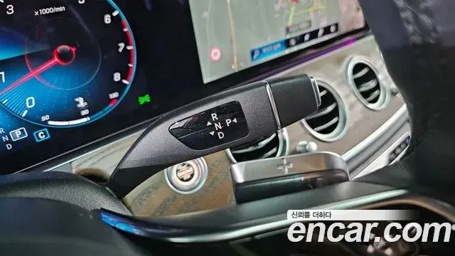 Mercedes-Benz E-Class 2021 — Фото 9/20