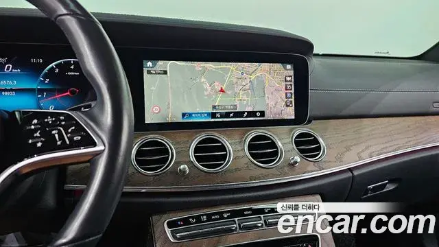 Mercedes-Benz E-Class 2021 — Фото 13/20