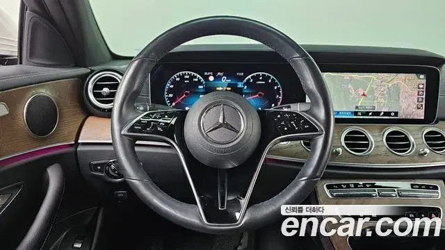 Mercedes-Benz E-Class 2021 — Фото 14/20