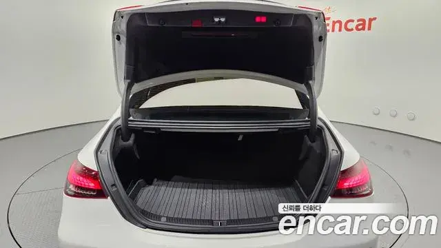 Mercedes-Benz E-Class 2021 — Фото 17/20
