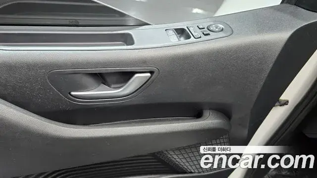 Hyundai Staria 2021 — Фото 18/20