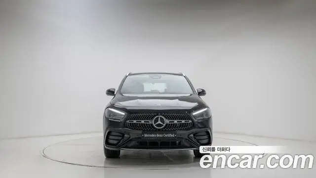 Mercedes-Benz GLA-Class 2025 — Фото 2/20