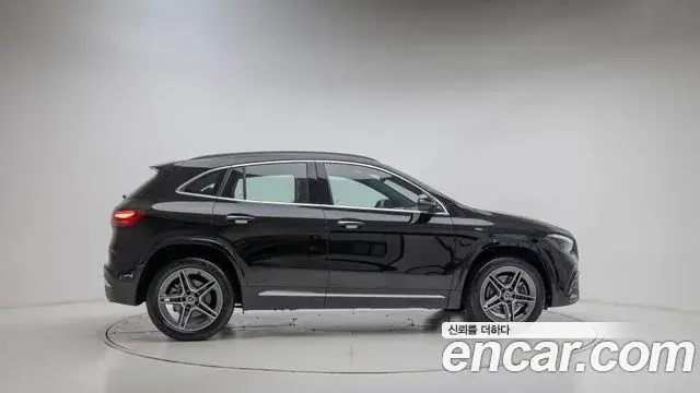 Mercedes-Benz GLA-Class 2025 — Фото 4/20