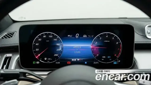 Mercedes-Benz GLA-Class 2025 — Фото 7/20