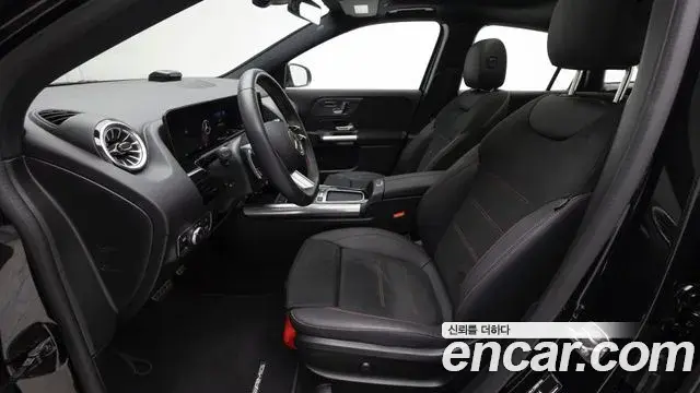 Mercedes-Benz GLA-Class 2025 — Фото 17/20