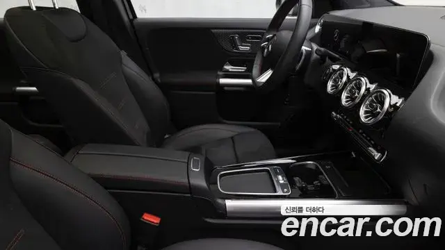 Mercedes-Benz GLA-Class 2025 — Фото 19/20