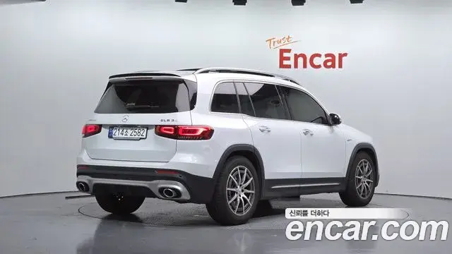 Mercedes-Benz GLB-Class 2023 — Фото 2/20