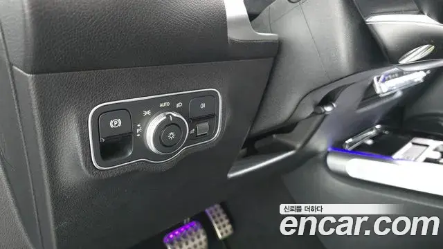 Mercedes-Benz GLB-Class 2023 — Фото 19/20