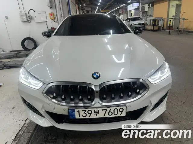 BMW 8 Series 2023 — Фото 1/4