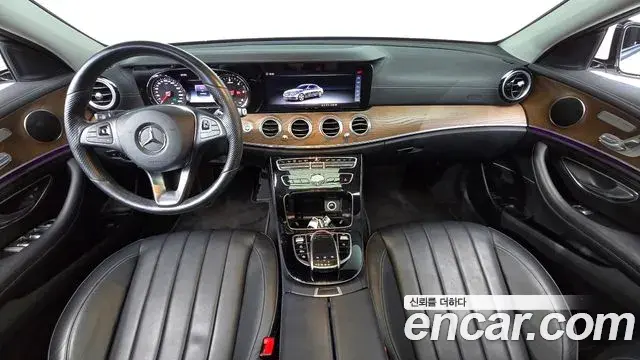 Mercedes-Benz E-Class 2018 — Фото 11/20