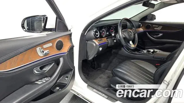Mercedes-Benz E-Class 2018 — Фото 9/20