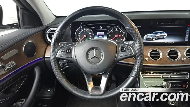 Mercedes-Benz E-Class 2018 — Фото 14/20