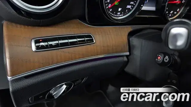 Mercedes-Benz E-Class 2018 — Фото 20/20