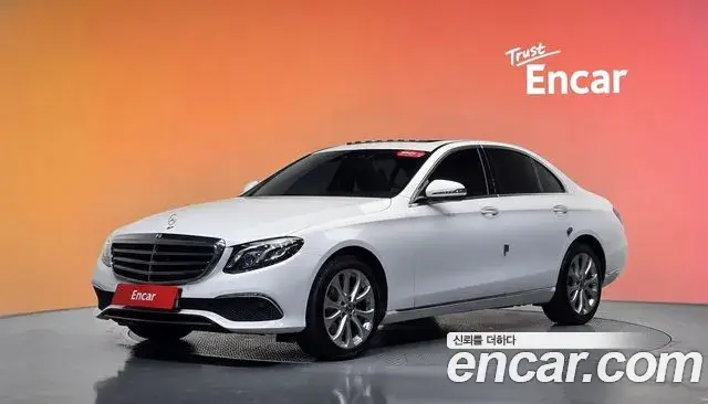 Mercedes-Benz E-Class 2018 — Фото 1/20