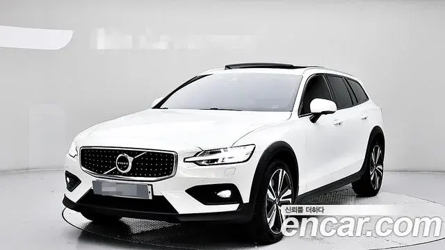 Volvo V60 Cross Country 2019 — ფოტო 5/20