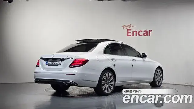 Mercedes-Benz E-Class 2020 — Фото 2/20