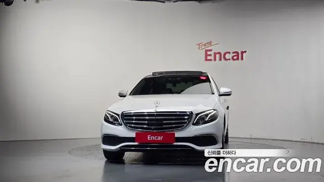 Mercedes-Benz E-Class 2020 — Фото 3/20