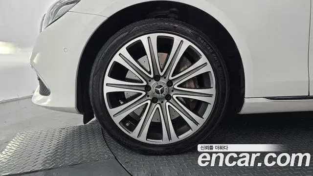 Mercedes-Benz E-Class 2020 — Фото 5/20
