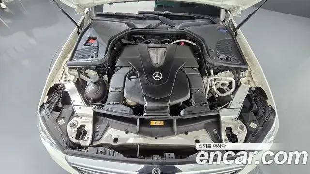 Mercedes-Benz E-Class 2020 — Фото 6/20
