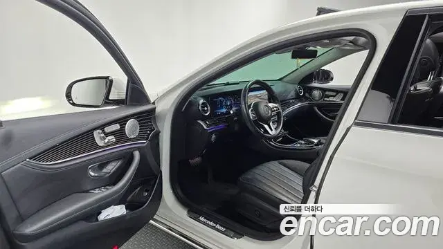 Mercedes-Benz E-Class 2020 — Фото 10/20